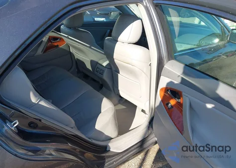 2011 Toyota Camry Xle V6 z USA, uszkodzony, nr VIN 4T1BK3EK8BU118979